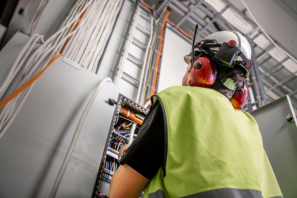 Elektriker i vegg